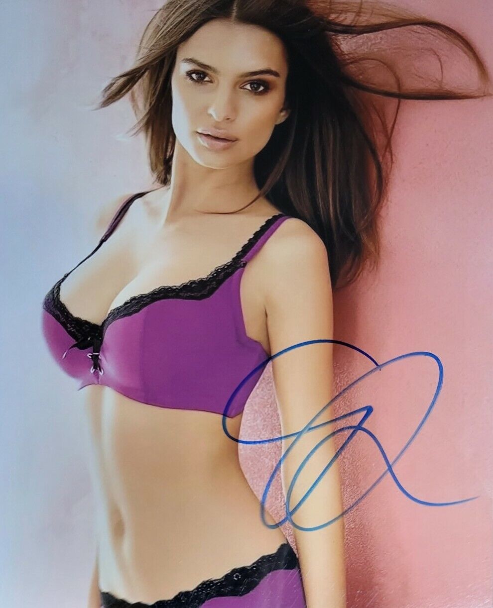 Emily Ratajkowski Authentic Autographed 8x10 Photo Poster painting w/ COA