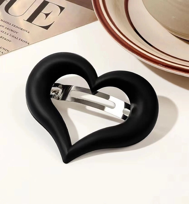 Women’s Casual Streetwear Heart Shape Arylic Handmade Hair Claws