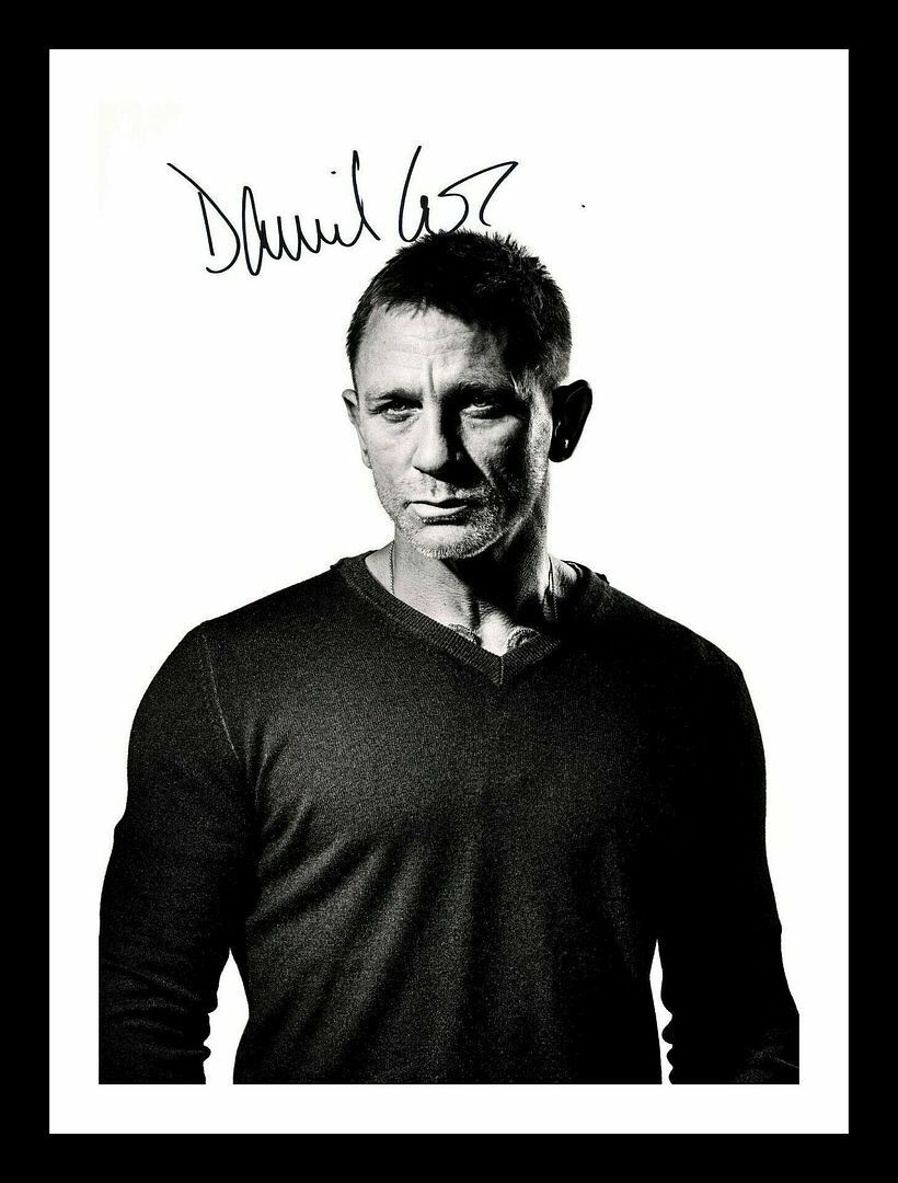 Daniel Craig - James Bond Autograph Signed & Framed Photo Poster painting 2