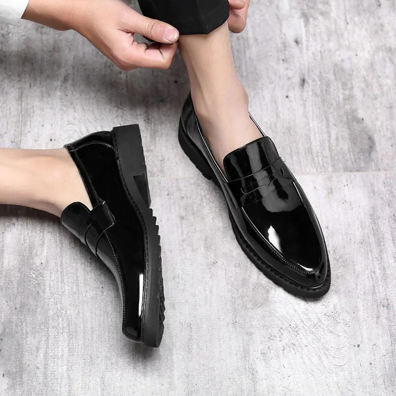 Mens Casual Shoes Fashion Solid Black Shoes Men Outdoor Slip On Penny Loafers Male Brogue Shoes Casual British Style Shoes