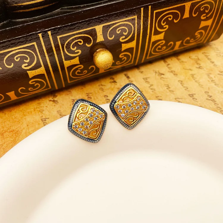Geometric hollow inlaid diamond enamel earrings