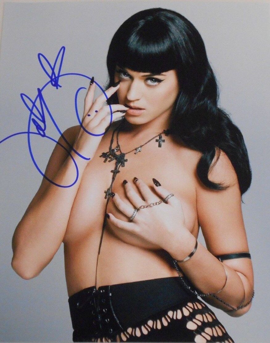 KATY PERRY * POP SINGER RED HOT ! 8 X 10 AUTHENTIC HAND SIGNED W/COA