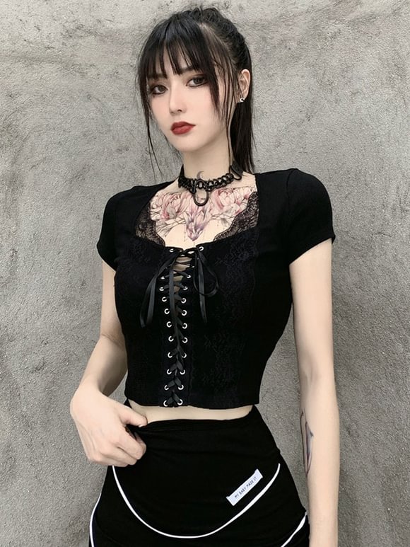 Women Black Gothic T-shirt Lace Up Short Sleeves Crop Top Novameme