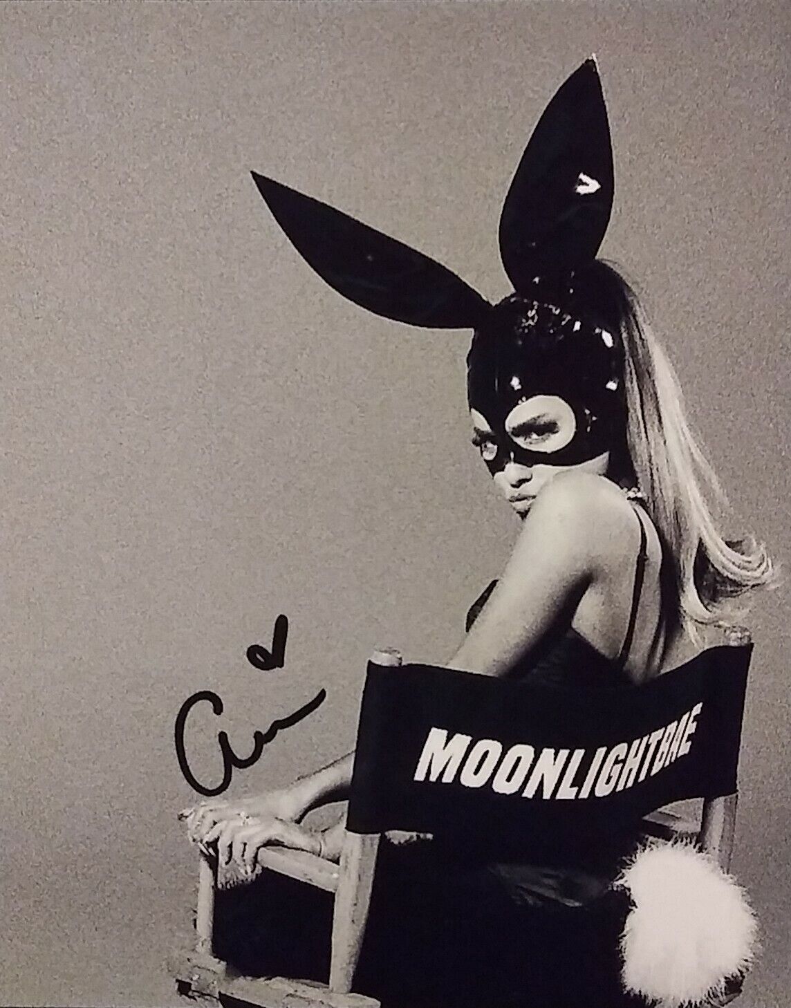 Ariana Grande signed 8 x 10