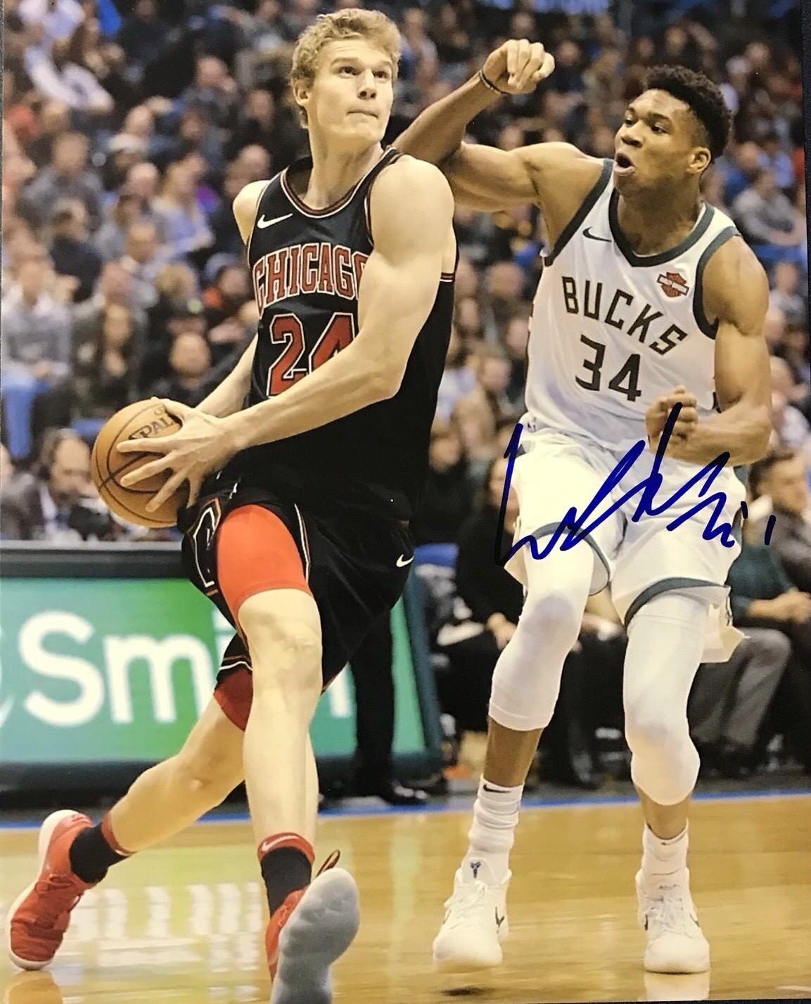 LAURI MARKKANEN HAND SIGNED 8x10 Photo Poster painting CHICAGO BULLS RARE AUTHENTC + PROOF!!