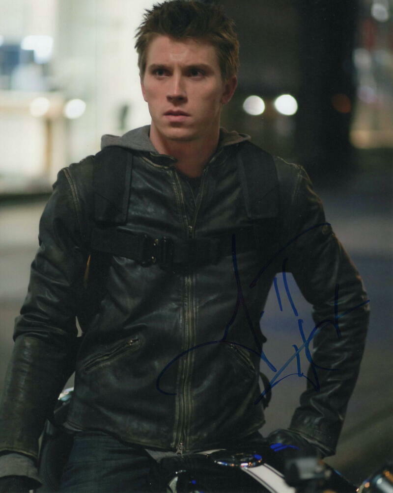 GARRETT HEDLUND SIGNED AUTOGRAPH 8X10 Photo Poster painting - TRON: LEGACY STUD, MUDBOUND