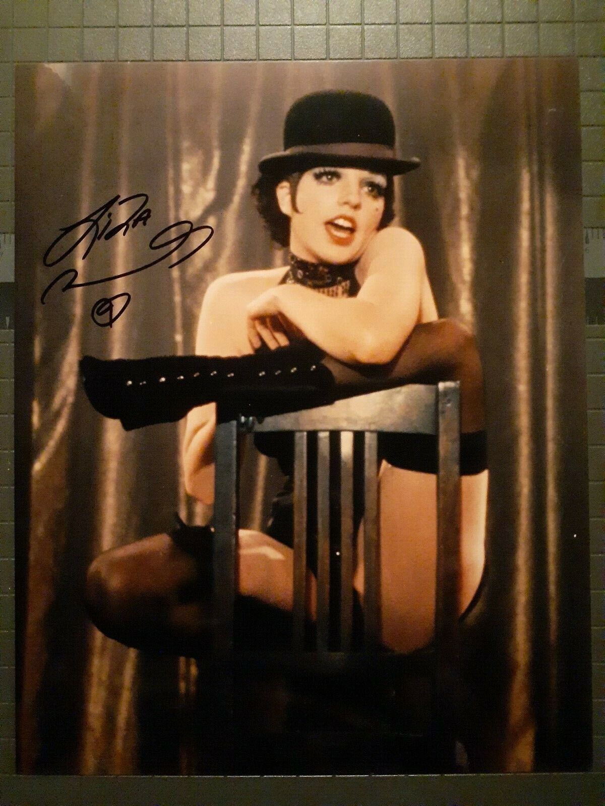 Liza Minnelli signed 8x10 COA