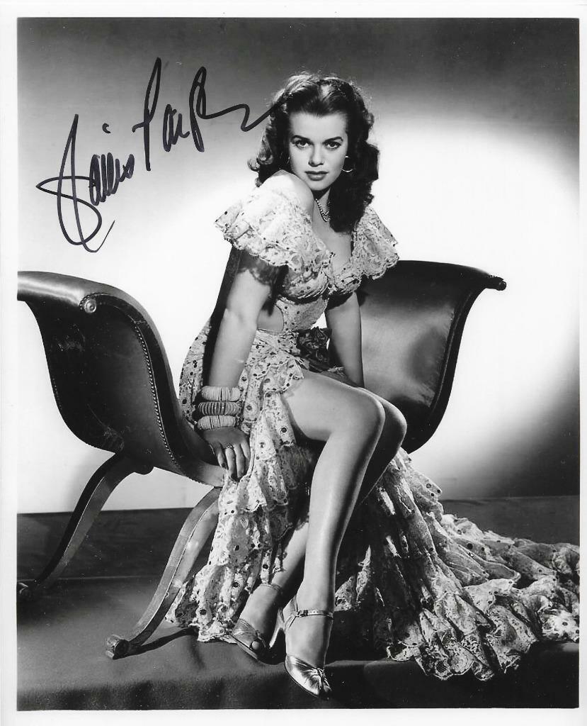 JANIS PAIGE SIGNED 8X10 MOVIE B&W Photo Poster paintingGRAPH LEGGY ACTRESS AUTOGRAPHED