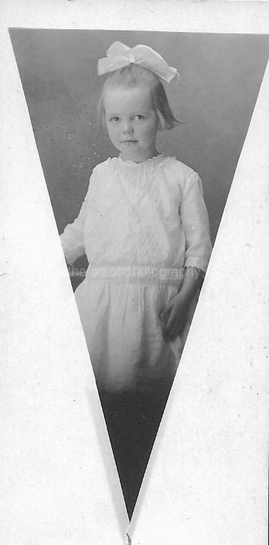 YOUNG GIRL Found Photo Poster paintinggraph bwOriginal Portrait VINTAGE 04 31 YY