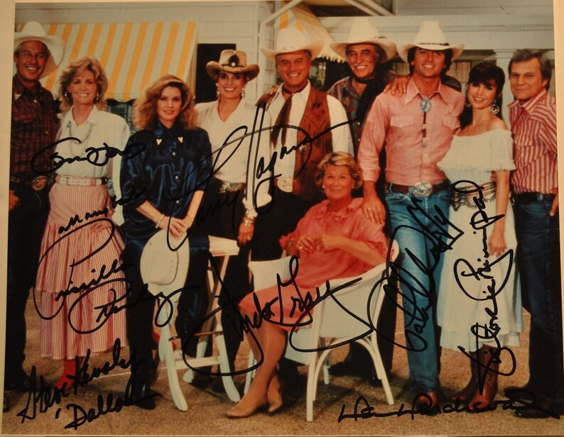 DALLAS CAST SIGNED Photo Poster painting Larry Hagman, Patrick Duffy, Linda Gray, Victoria Principal, Priscilla Presley, Steve Kanaly, Kercheval wcoa