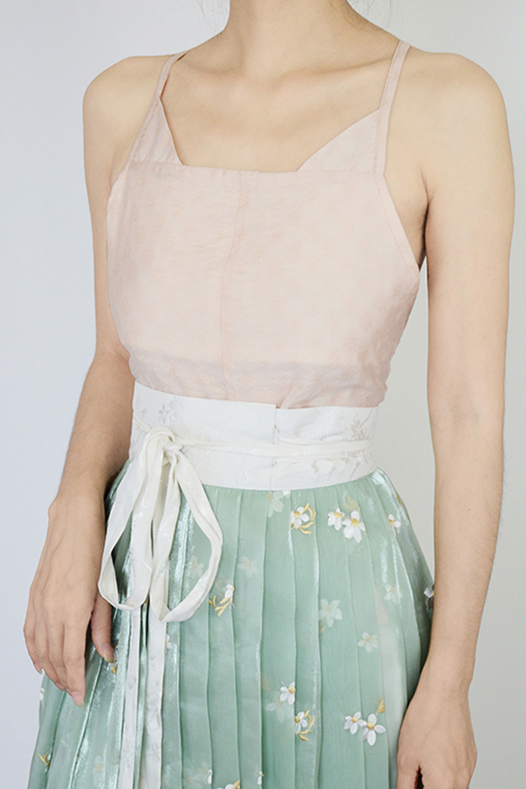 Song dynasty 9 color camisole with backless design - modu 抹肚 Stupa Stones