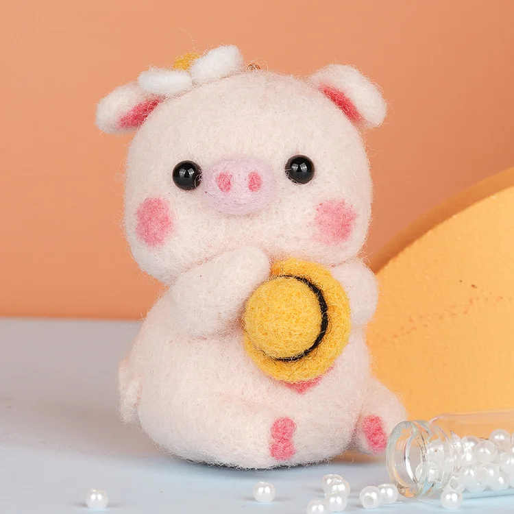 FeltingJoy - Cute Pig Needle Felting Kit - Baby Piggy