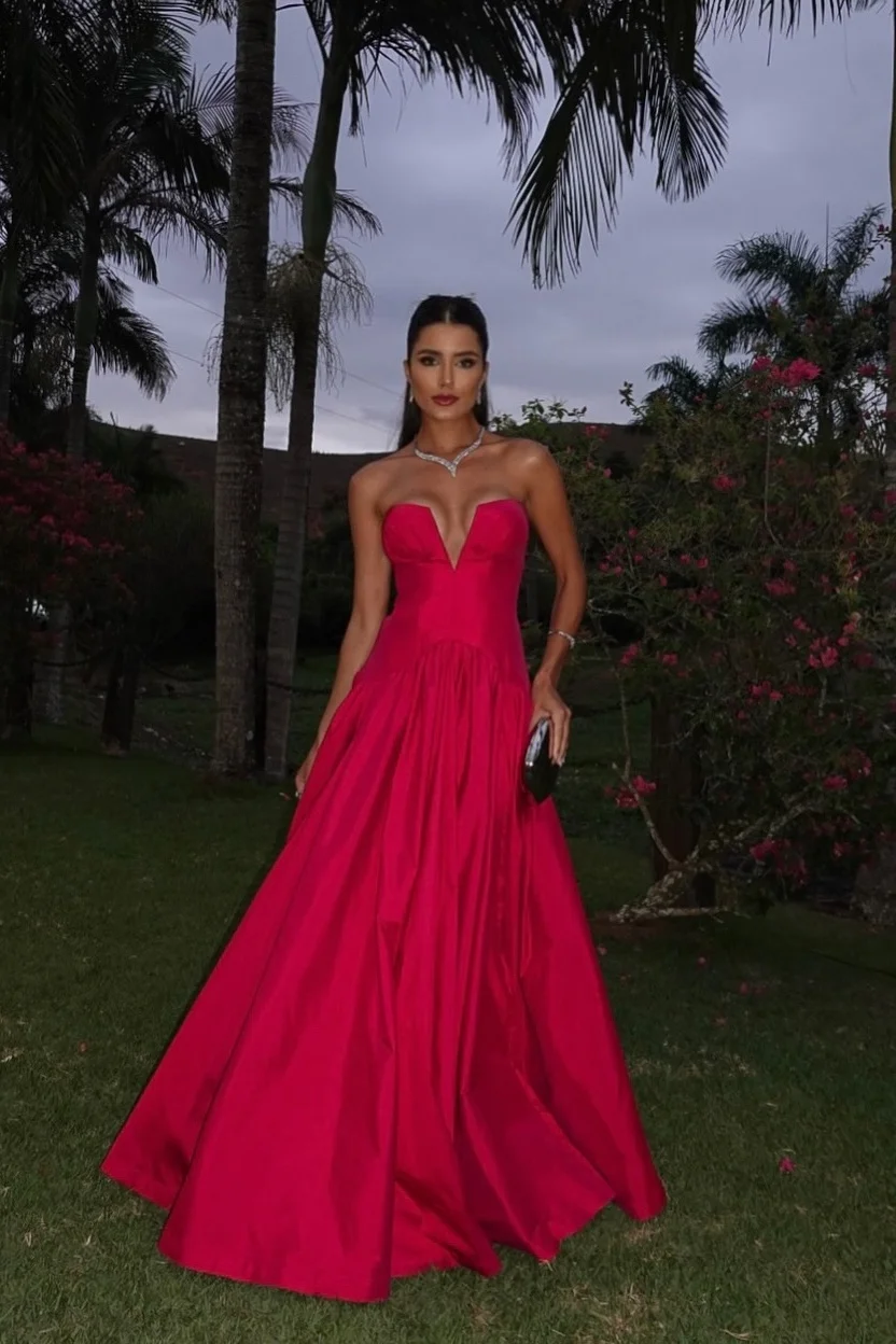 Daisda Sleeveless Strapless Deep V-Neck A-Line Prom Dress