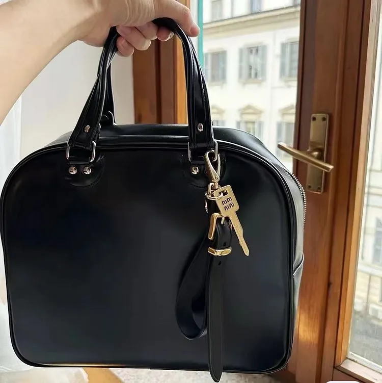 Pu Leather Wristlet Keychain Durable Lanyard for Keys Accessories Fashionable Wrist Strap for Women Present for Christmas