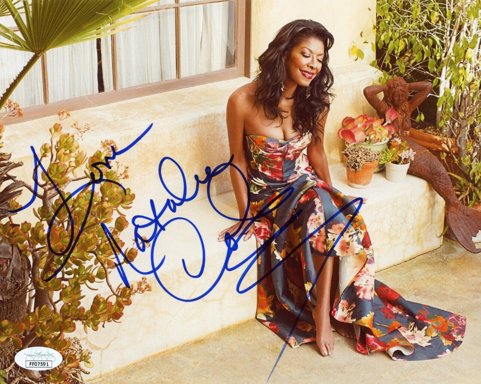 NATALIE COLE Authentic Hand-Signed UNFORGETTABLE