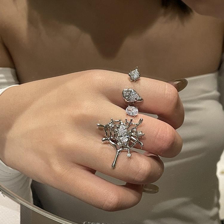 Spider Web Diamond Ring KERENTILA