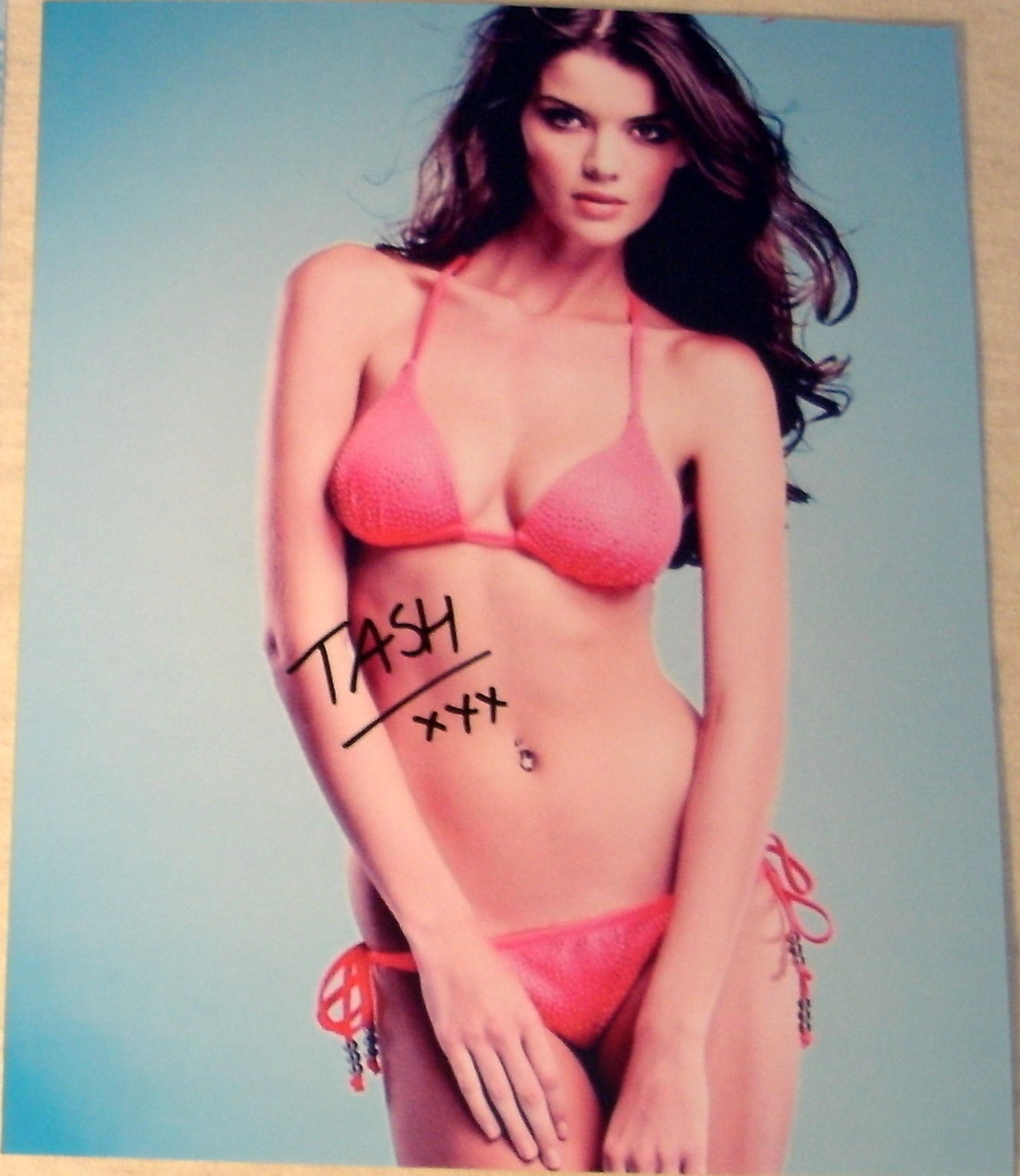 NATASHA BARNARD SIGNED AUTOGRAPH SI SWIMSUIT ROOKIE TIGHT EXPOSED HOT BODY Photo Poster painting