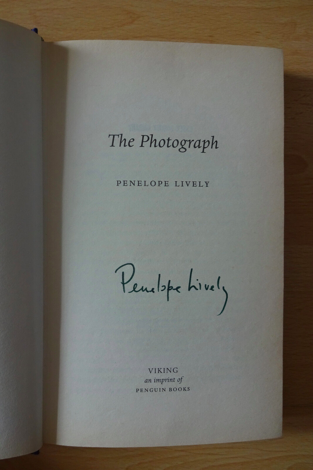 Penelope Lively Autogramm signed Taschenbuch The Photo Poster paintinggraph