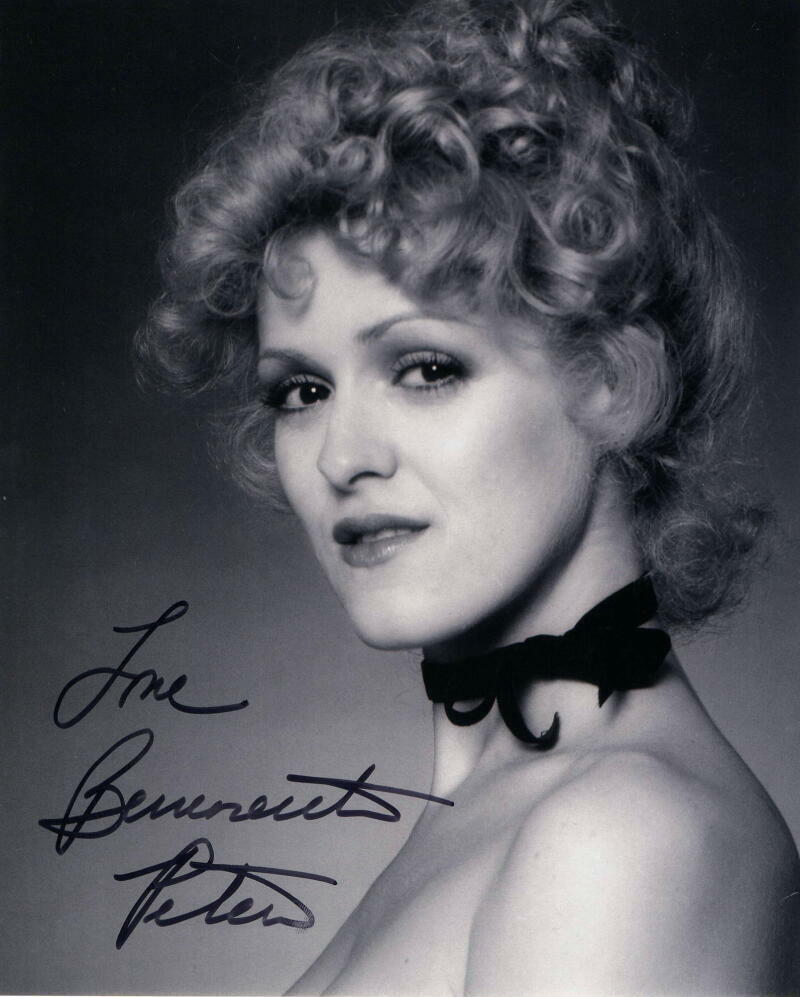 BERNADETTE PETERS SIGNED AUTOGRAPH 8X10 Photo Poster painting - BROADWAY ICON HELLO DOLLY! RARE