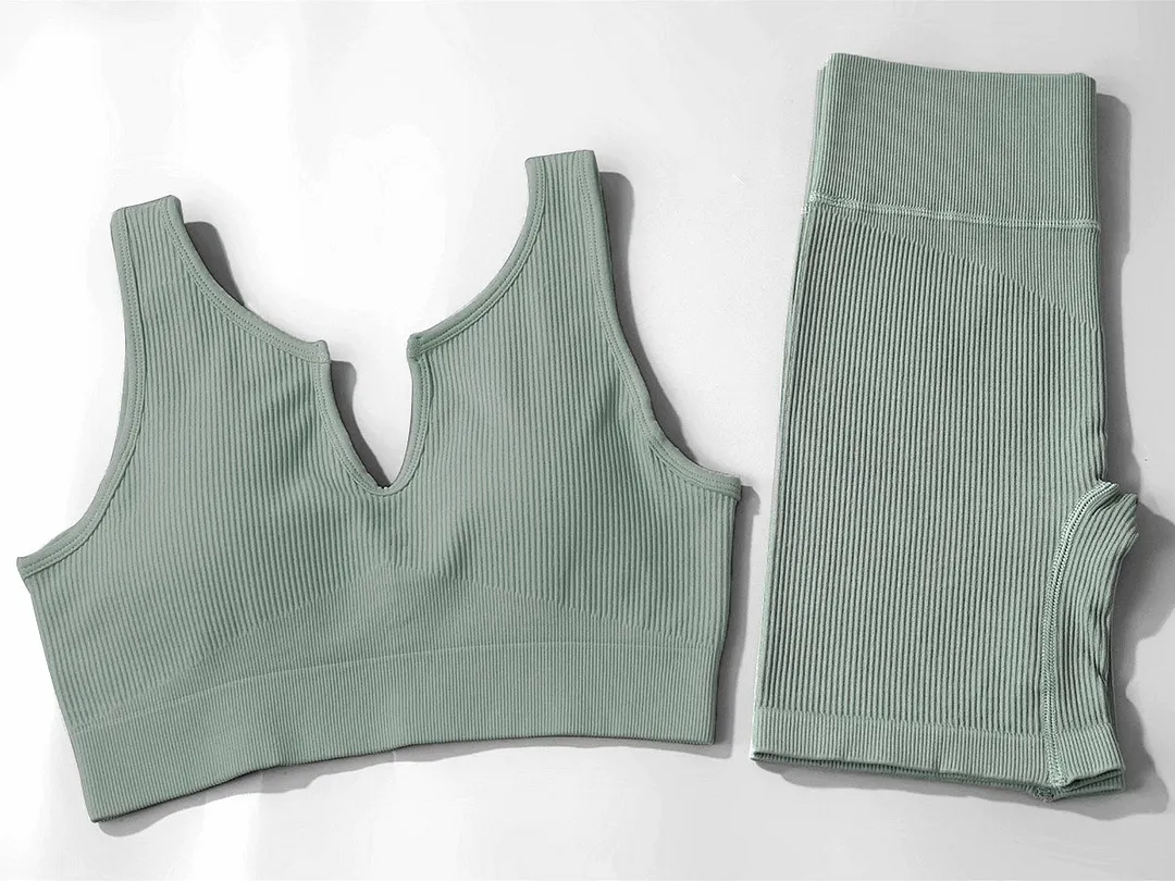 Women's sports bra and leggings set