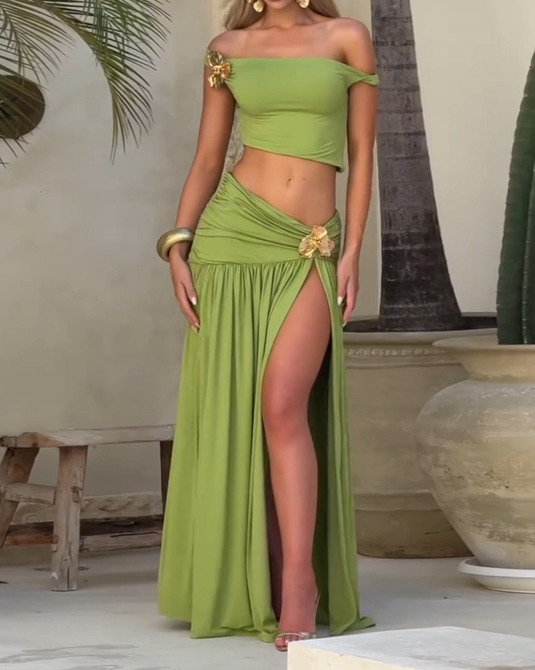 Off-the-shoulder Top and Pleated Skirt Two-piece Set