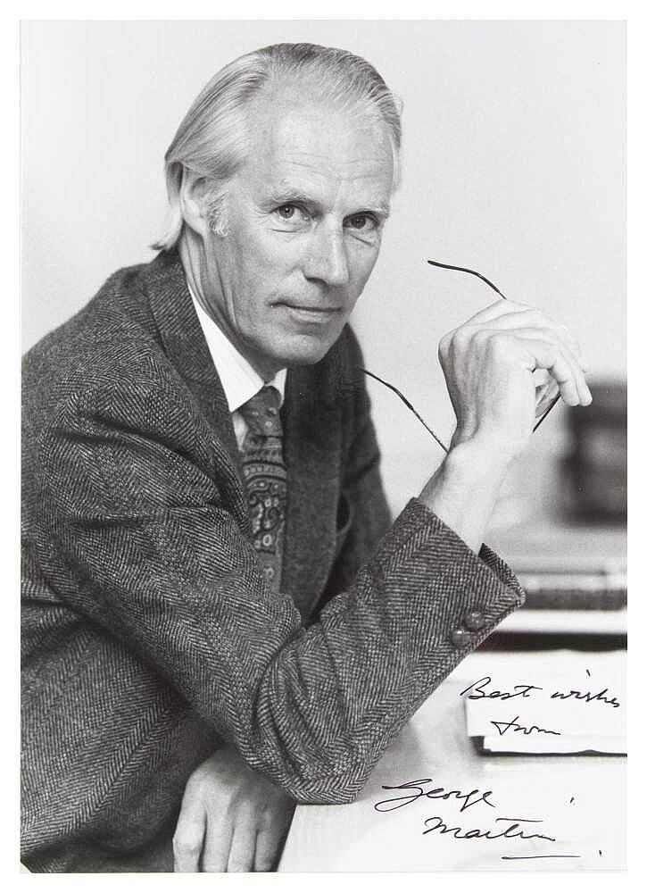 GEORGE MARTIN Signed Photo Poster paintinggraph - Record Producer (The Beatles) - preprint