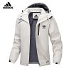 Meleg &eacute;s v&iacute;z&aacute;ll&oacute; Adidas&reg; t&eacute;likab&aacute;t f&eacute;rfiaknak, vastag pol&aacute;r anyagb&oacute;l