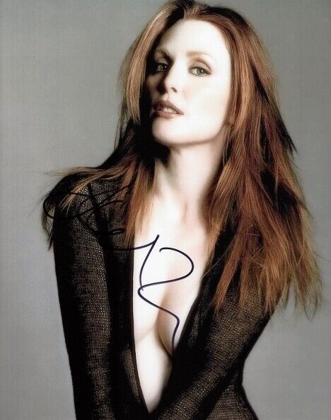 Julianne Moore Signed - Autographed 8x10 Photo Poster painting - 2014 Best Actress Academy Award