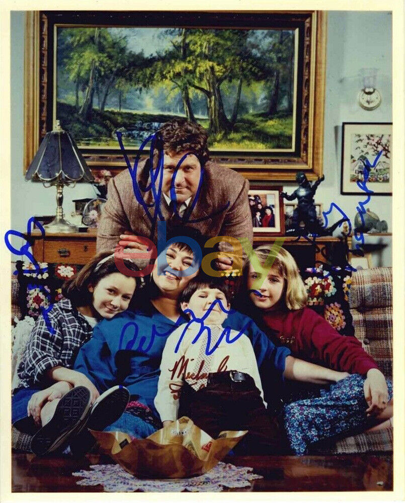 Roseanne Cast by 5 Autographed Signed 8x10 Photo Poster painting reprint