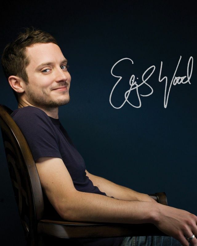 Elijah Wood Autograph Signed Photo Poster painting Print