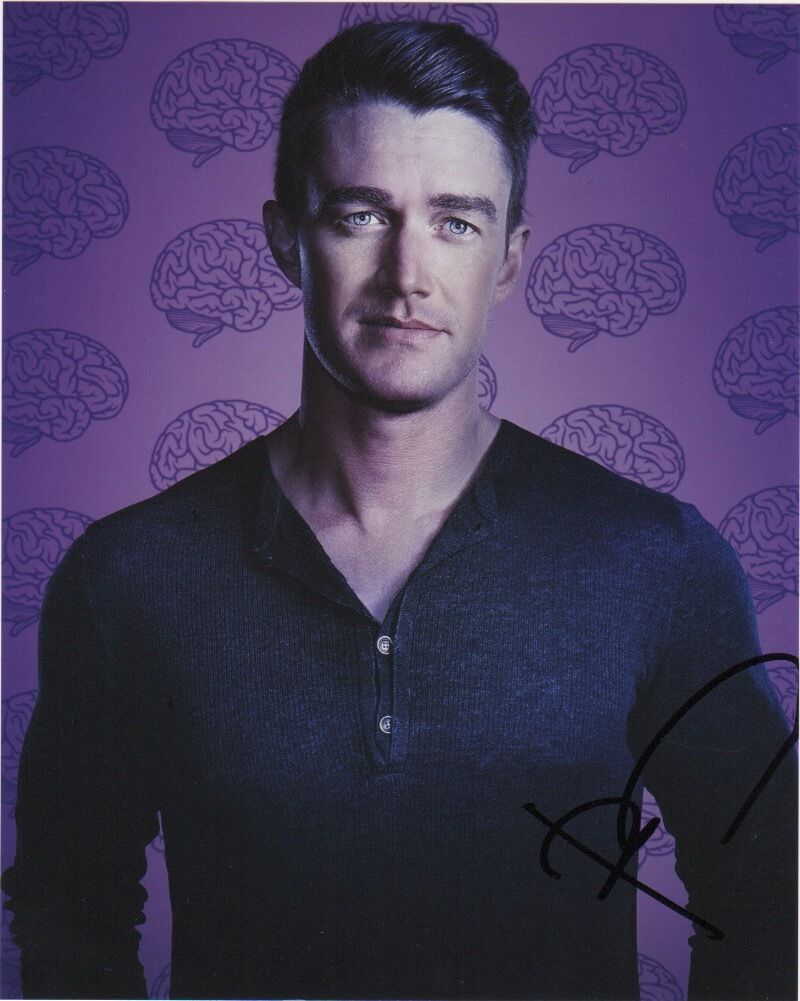 Robert Buckley iZombie Autographed Signed 8x10 Photo Poster painting COA