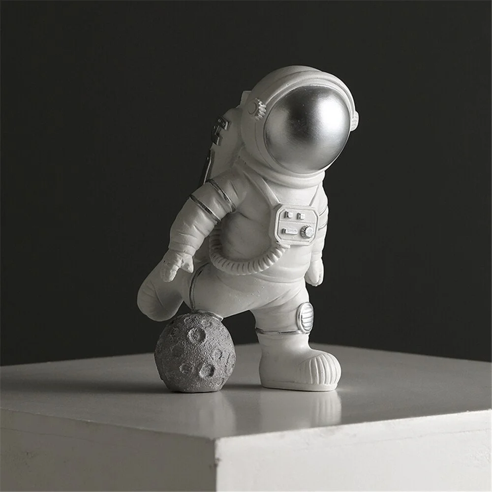 TANGCHAO Home Decor Resin Astronaut Figurines Sculpture Decorative Spaceman With Moon Model Ornament Home Decorations Statue