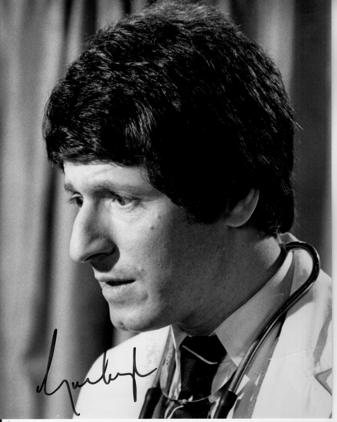 GEORGE LAYTON hand-signed DOCTOR IN CHARGE 8x10 uacc rd coa SUPERB B/W CLOSEUP