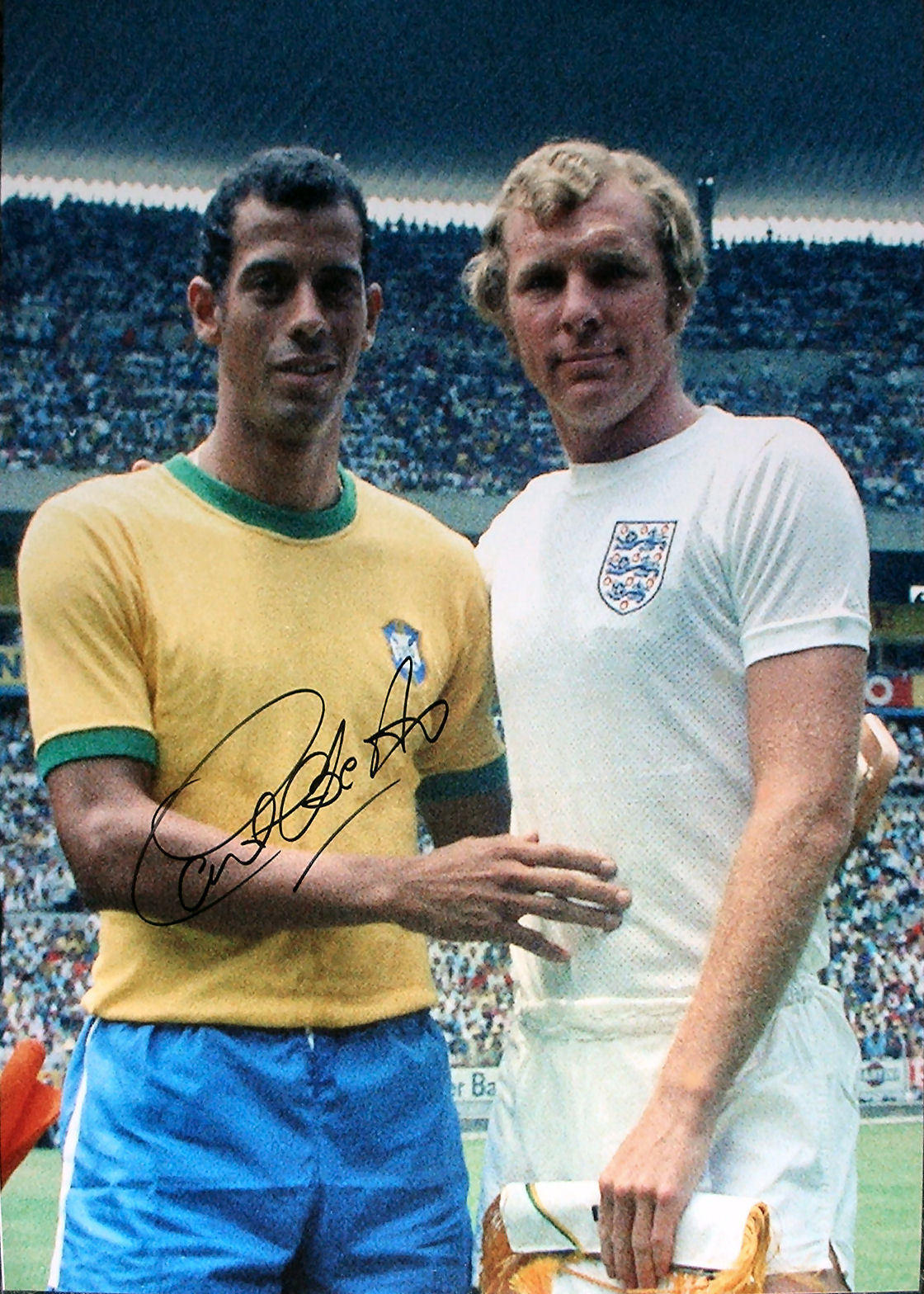 CARLOS ALBERTO TORRES SIGNED BRAZIL ENGLAND WORLD CUP 1970 Photo Poster paintingGRAPH PELE PROOF