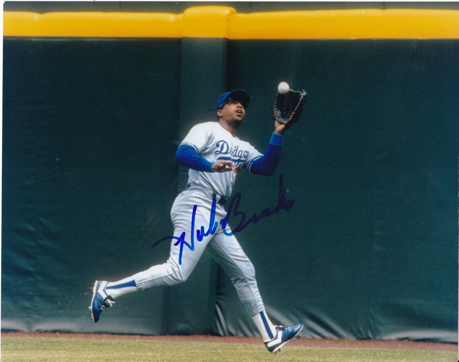 HUBIE BROOKS LOS ANGELES DODGERS ACTION SIGNED 8x10