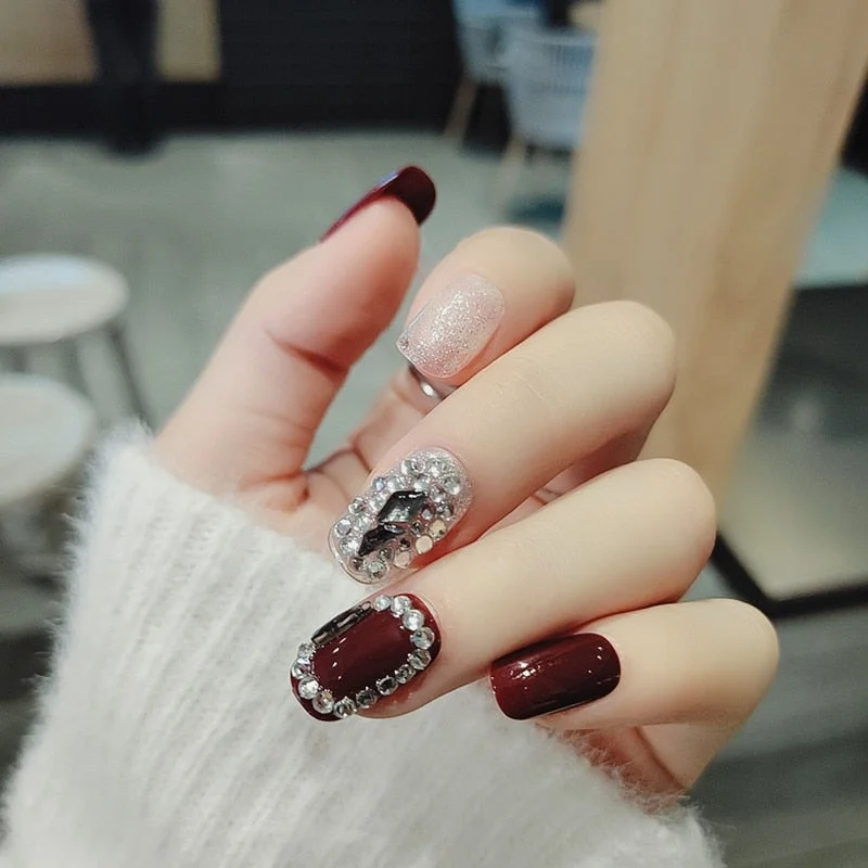 Red Press On Nails With Designs 24pcs/set Gold Cady Glitter Color  Fake Nails With Glue Short Full Nail Tips Hybrid Nail TY-Nail Inspo