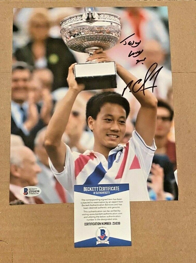 MICHAEL CHANG SIGNED TENNIS 8X10 Photo Poster painting BECKETT CERTIFIED #3