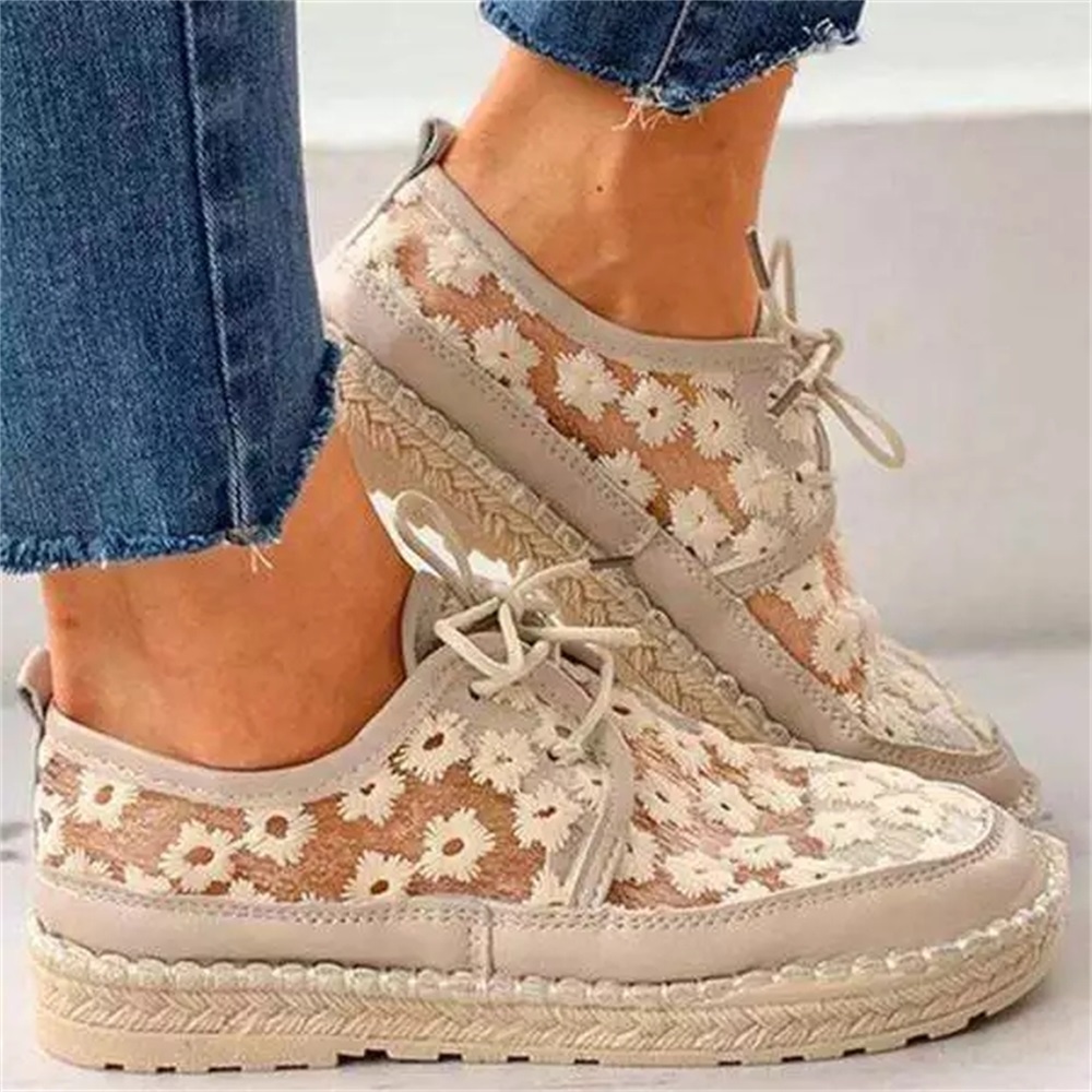 Summer Comfortable Loafers 2024 Women's Retro Mesh Breathable Flat Casual Shoes 35-40 Hollow Embroidery Lace Up Female Sneakers