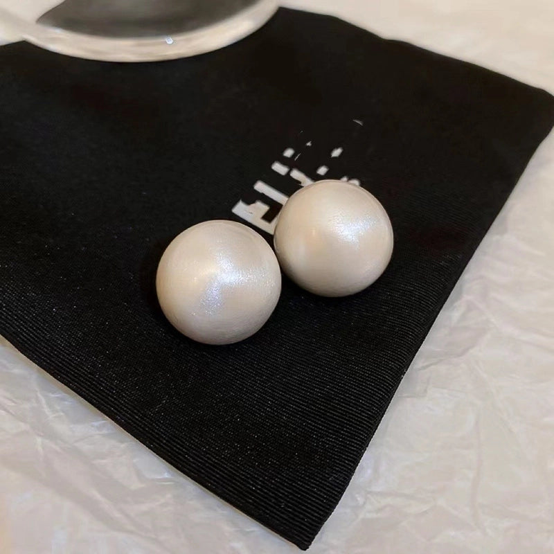 Silver Needle  Exaggerated Lovely Earrings Light Luxury High-grade Niche Earrings Fashion Metal Temperament Earrings For Women