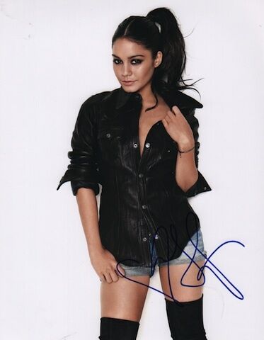 Vanessa Hudgens signed 11X14 Photo Poster painting