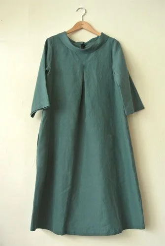 Linen Short-sleeved  Dresses With A Round Neck