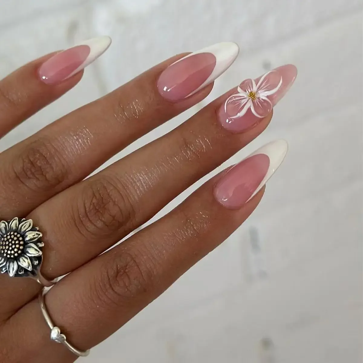 Qinice 24Pcs Sweet Short Almond French False Nails with Glue 3D Wave Nail Pattern Floral Pink Blush Press on Acrylic Nail Manicure Tips