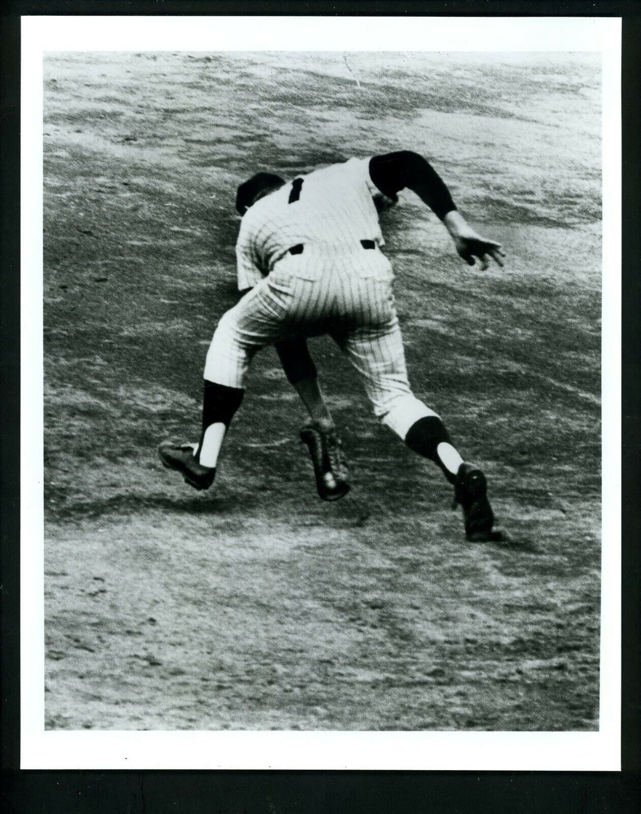 Mickey Mantle action playing first base circa 1968 Type IV Press Photo Poster painting Yankees