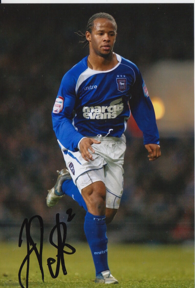 IPSWICH TOWN HAND SIGNED JAMIE PETERS 6X4 Photo Poster painting.