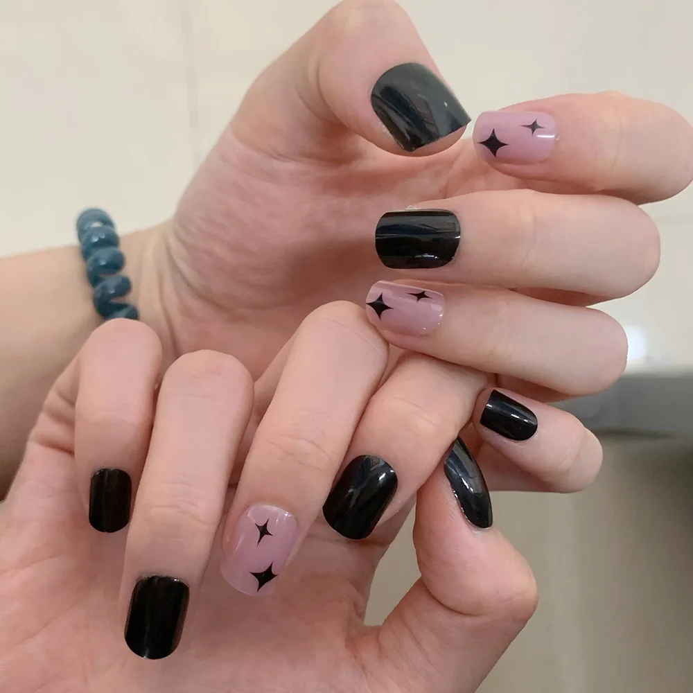 Qinice 24Pcs/Set Milkshake Diamond Lattice Wearing False Nails Tips Fall Winter Adhesive Fake Nails Removable French Press on Nail Art