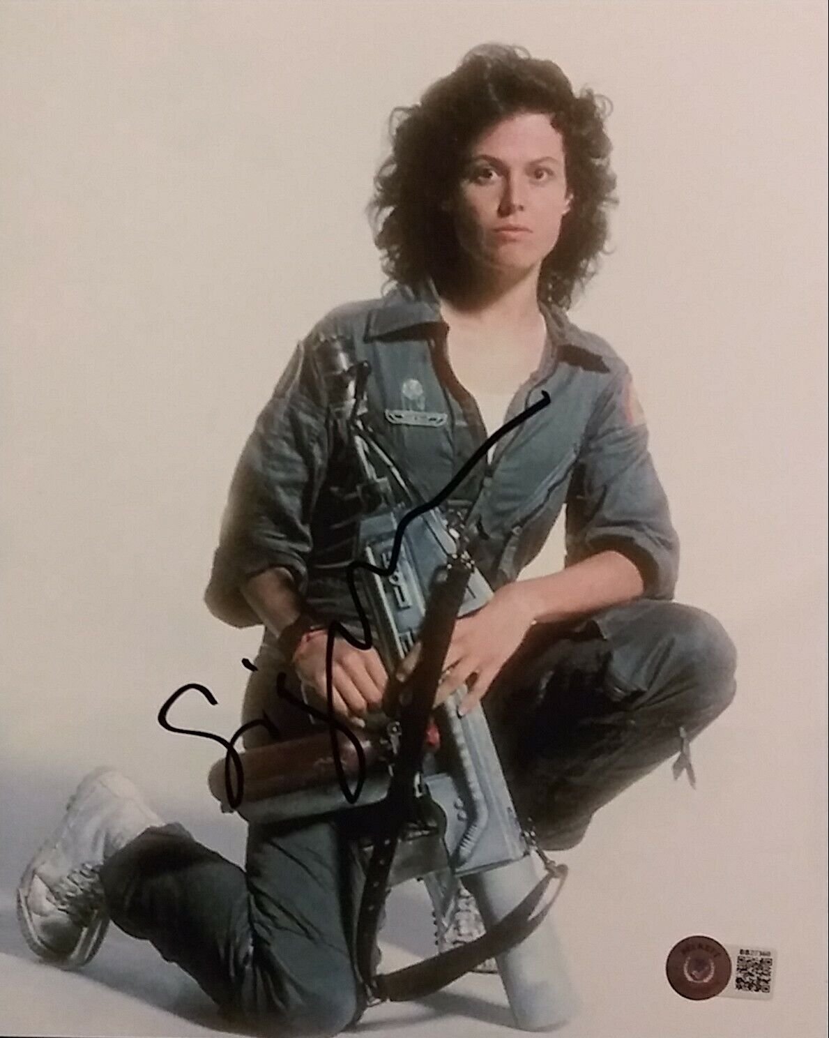 Sigourney Weaver signed 8 x 10 COA Beckett