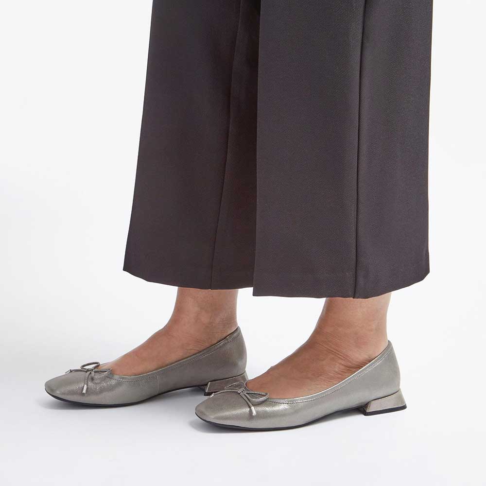 Silver Vegan Leather Closed Toe Chunky Heel Pumps with Bow Nicepairs