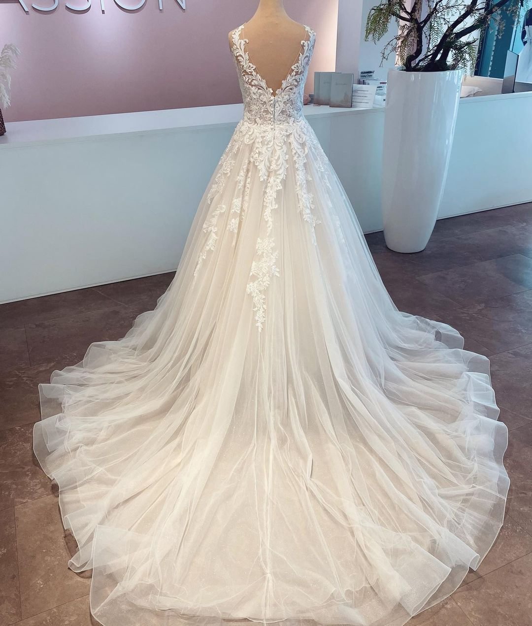 Luxury A-Line Lace Backless V-Neck TulleSleeveless Slit Wedding Dresses, FC1710