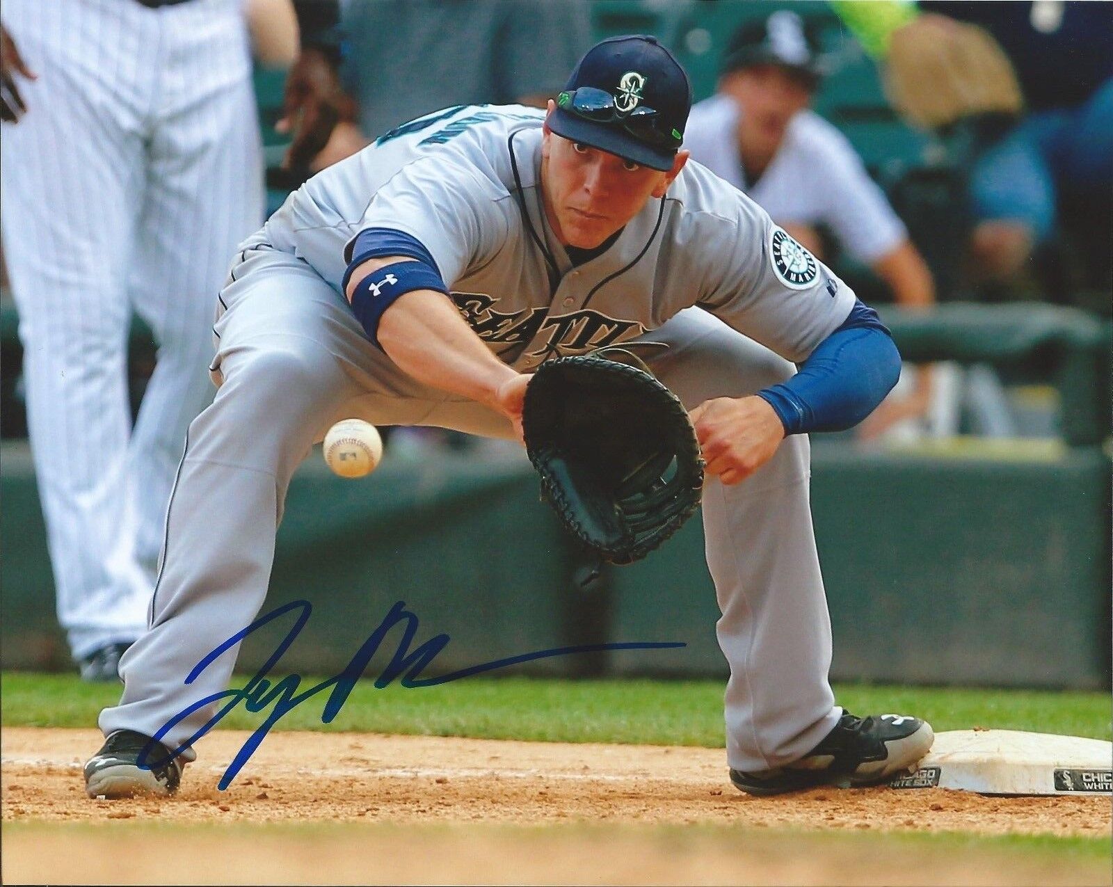 LOGAN MORRISON signed autographed SEATTLE MARINERS 8x10 Photo Poster painting w/COA