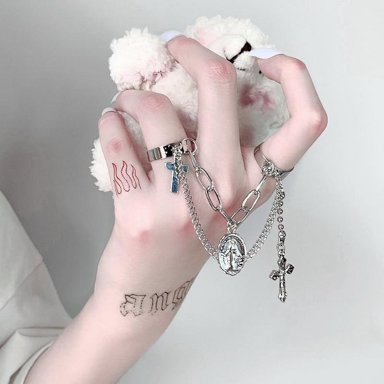 MULTIPLE SILVER RING